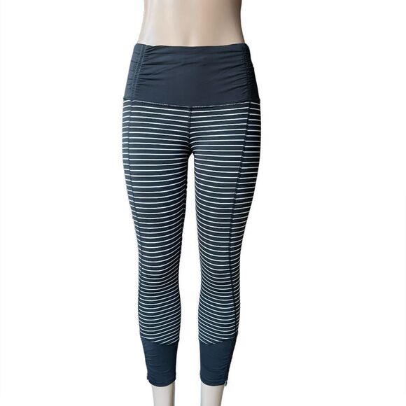 Lululemon Runday Crop  - Picture 1 of 14